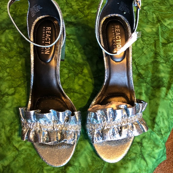 Reaction Kenneth Cole Shoes - Reaction Kenneth Cole Rise Ruffle Block Heel 6.5 M